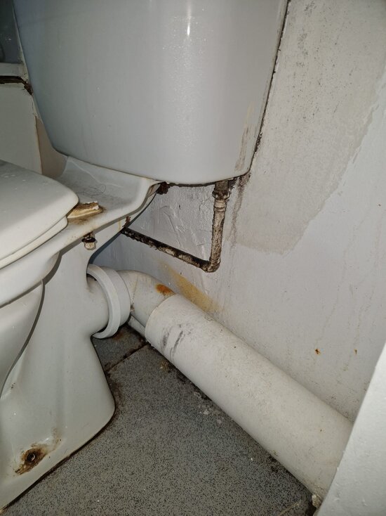 Bathroom Pipes 1.jpg